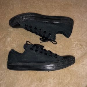 Low Top all black Convserse